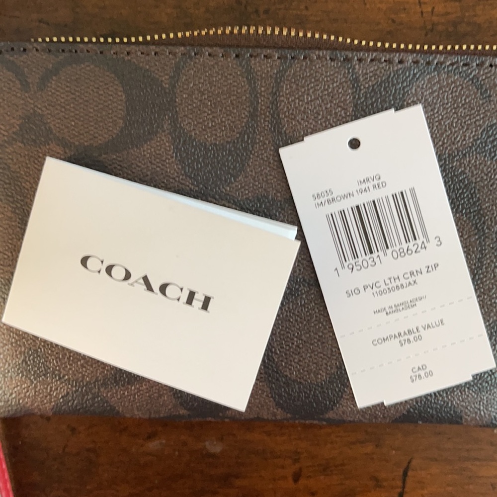 NWT Coach Wristlet - Picture 9 of 16
